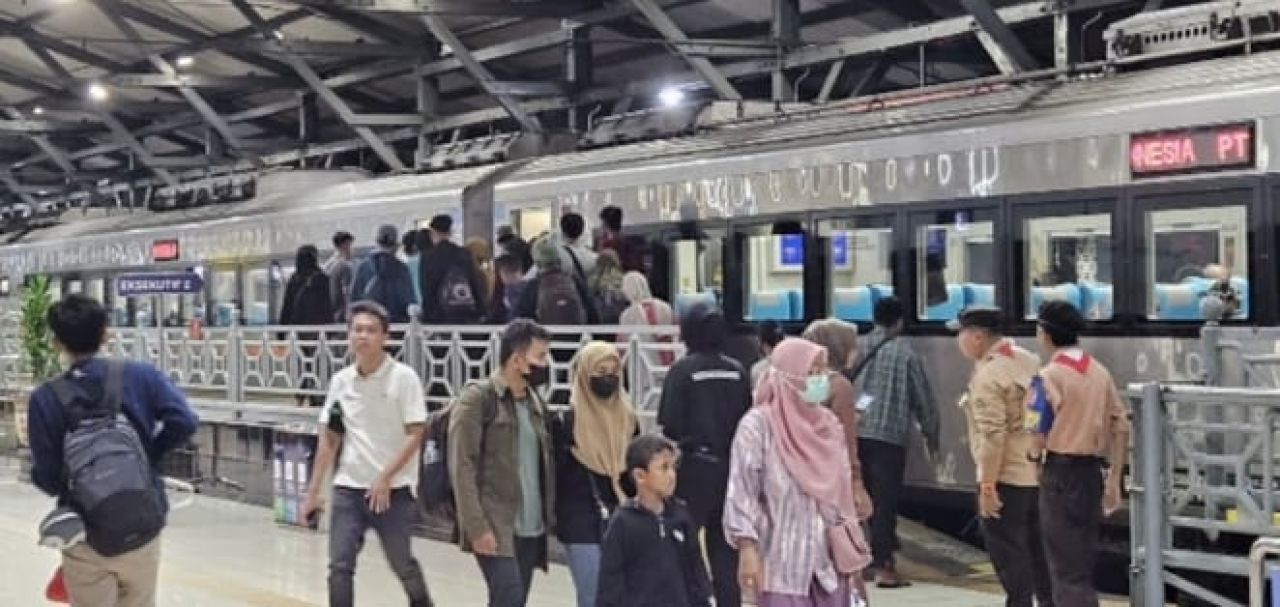 Peningkatan 6 Persen Pengguna KAI Commuter Selama Masa Angkutan Lebaran 2024
