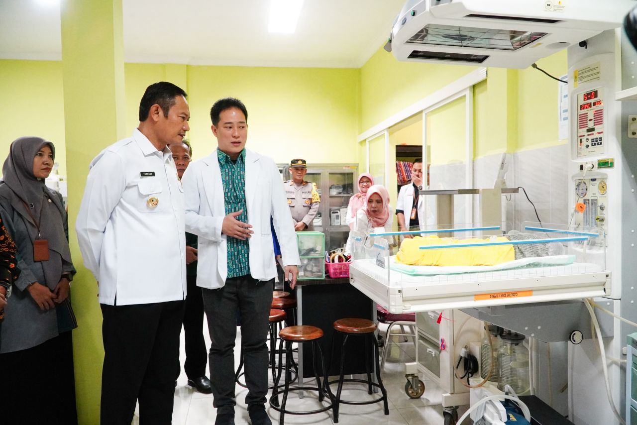 Yuhronur Resmikan Fasilitas NICU di RSUD Ngimbang, Dukung Peningkatan Layanan Kesehatan