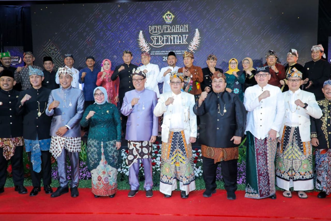 Pj Gubernur Jawa Timur Hadiri Penyerahan LHP BPK: Raih Opini WTP Kedua Berturut-turut