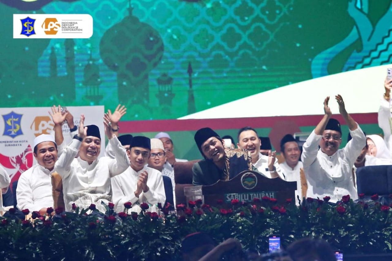 Pengajian Akbar Bersama Gus Iqdam Meriahkan Peringatan HUT ke-731 Kota Surabaya