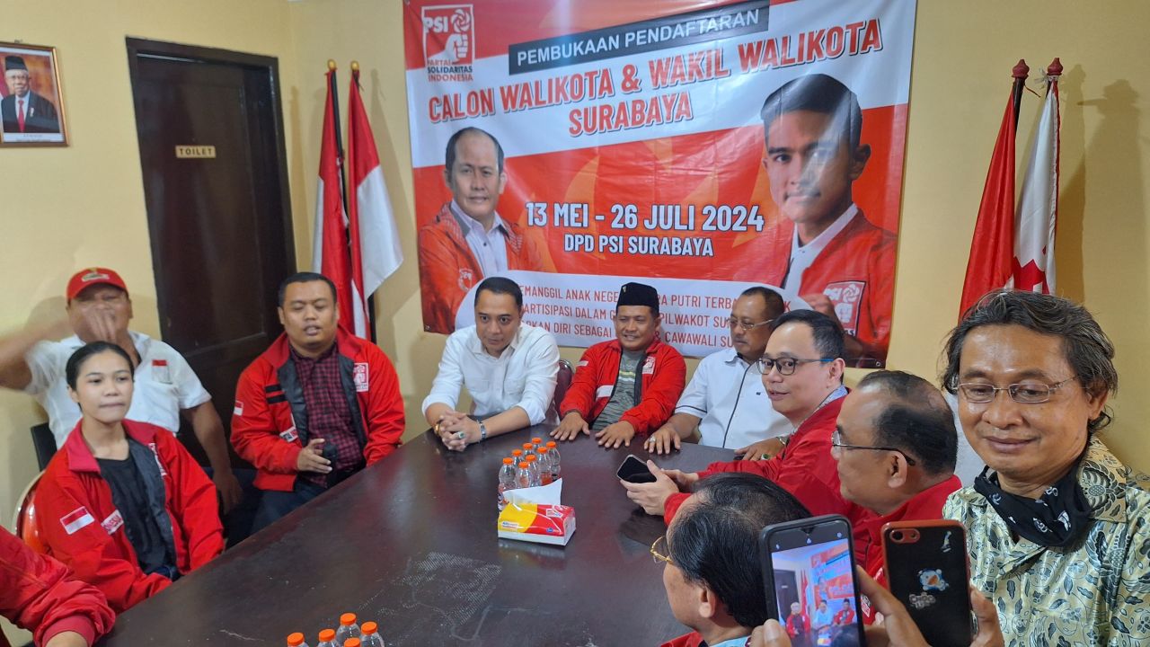 Pilwali Surabaya 2024, Eri-Armuji Kembalikan Formulir Pendaftaran ke DPD PSI 