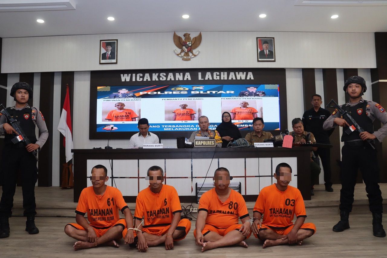 Polisi Tangkap Empat Pelaku Penebang Pohon Milik Perhutani Blitar