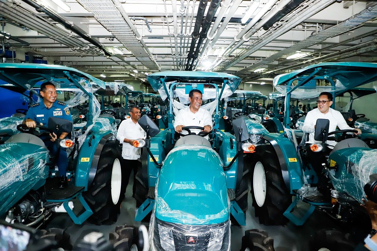 Bantuan Alsintan Bentuk Komitmen Tingkatkan Produksi Pertanian di Daerah