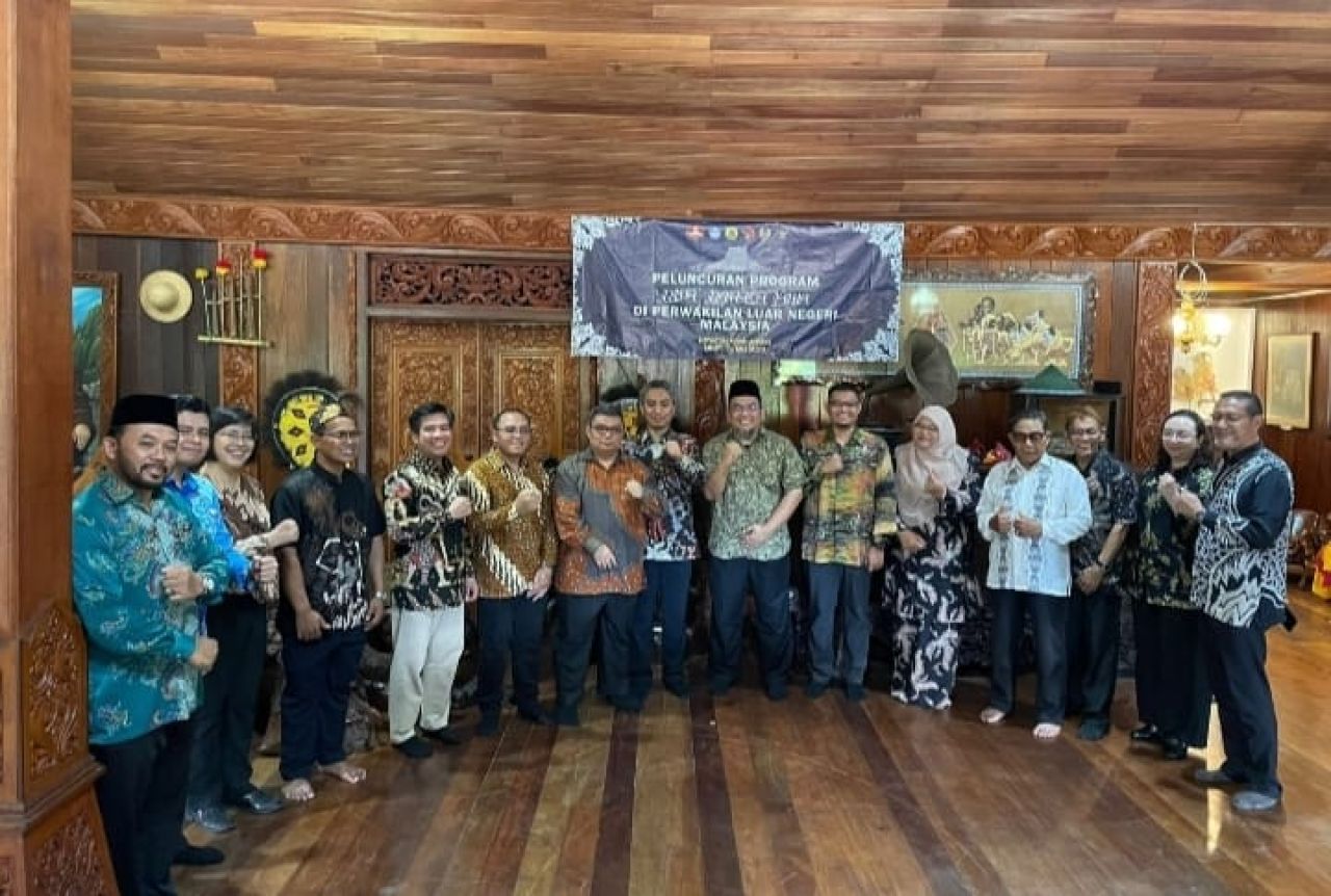 Unesa Buka Program Pelatihan Bahasa dan Budaya Jawa di Johor Malaysia