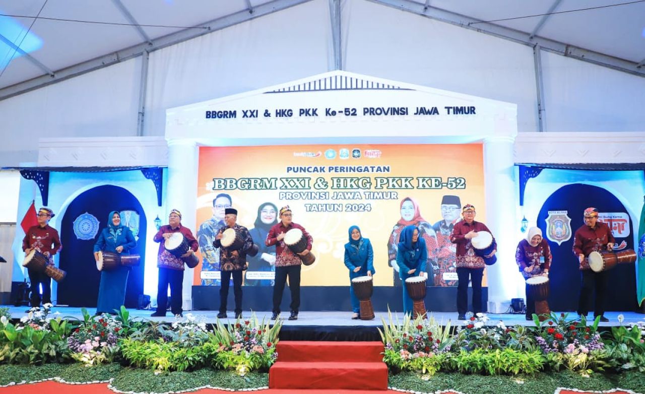 Pj. Gubernur Jatim Adhy Karyono Menutup Puncak Peringatan BBGRM XXI dan HKG-PKK ke-52