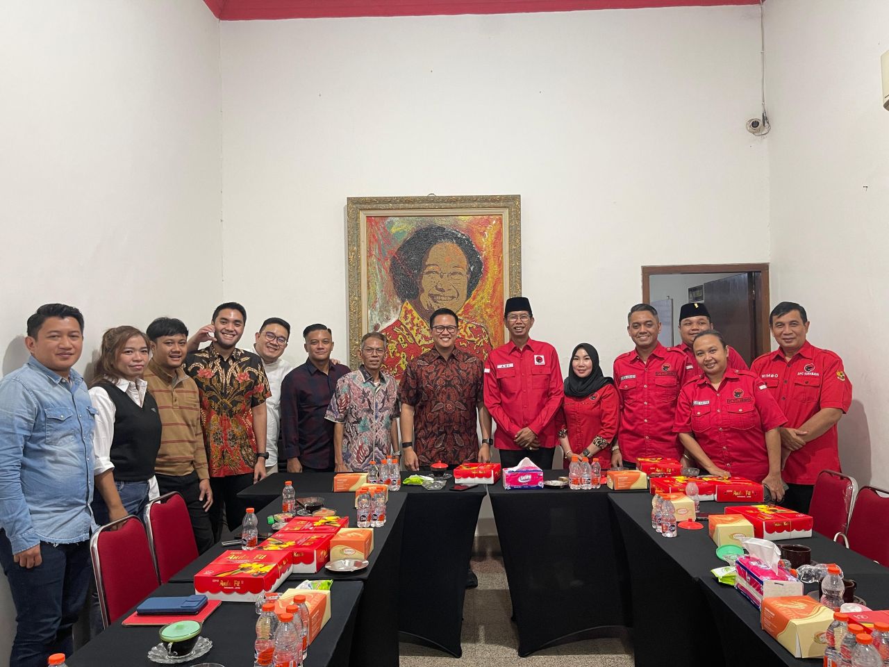 Bertemu DPC PDIP Surabaya, Ketua Kadin Bahas Pengembangan Potensi Ekonomi Perkotaan