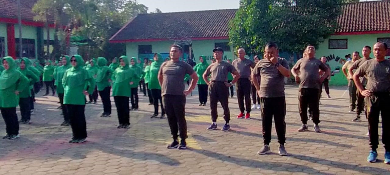 Bersama Persit KCK Cabang XXII, Kodim 0808/Blitar Laksanakan Pertemuan dan Olahraga Bersama