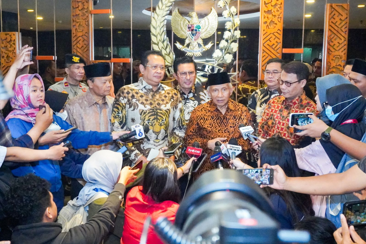 Bertemu  Amien Rais. Ketua MPR RI Bamsoet: Seharusnya 'Democracy is King', bukan 'Cash is King'