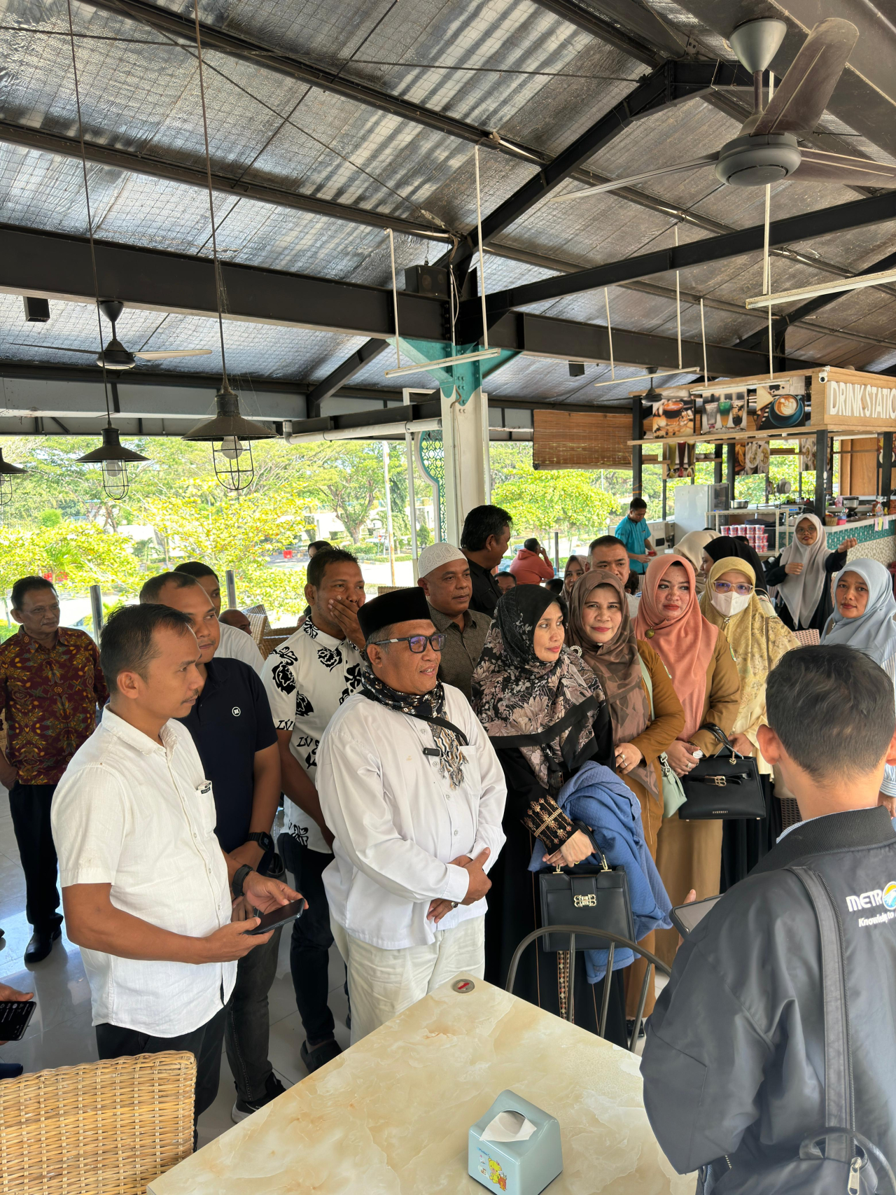 Penuh Haru Warga Pidie Lepas Wahyudi Adisiswanto: Saya Sedih Meninggalkan Kampung Halaman Kedua 