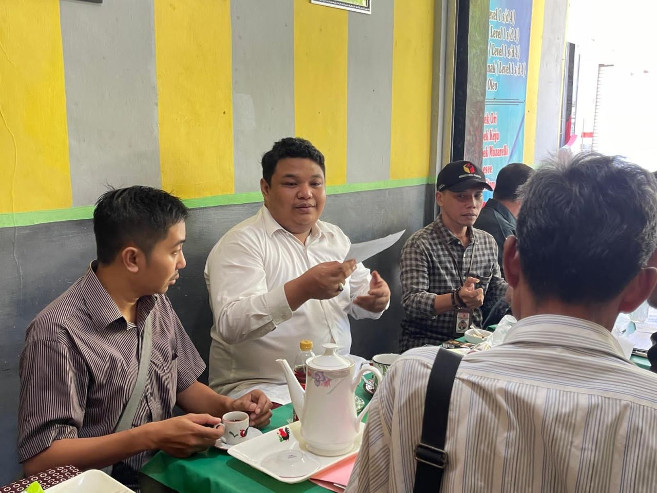 Coklit, PPK dan Panwascam Datangi Rumah Wakil Sekretaris PDIP Surabaya