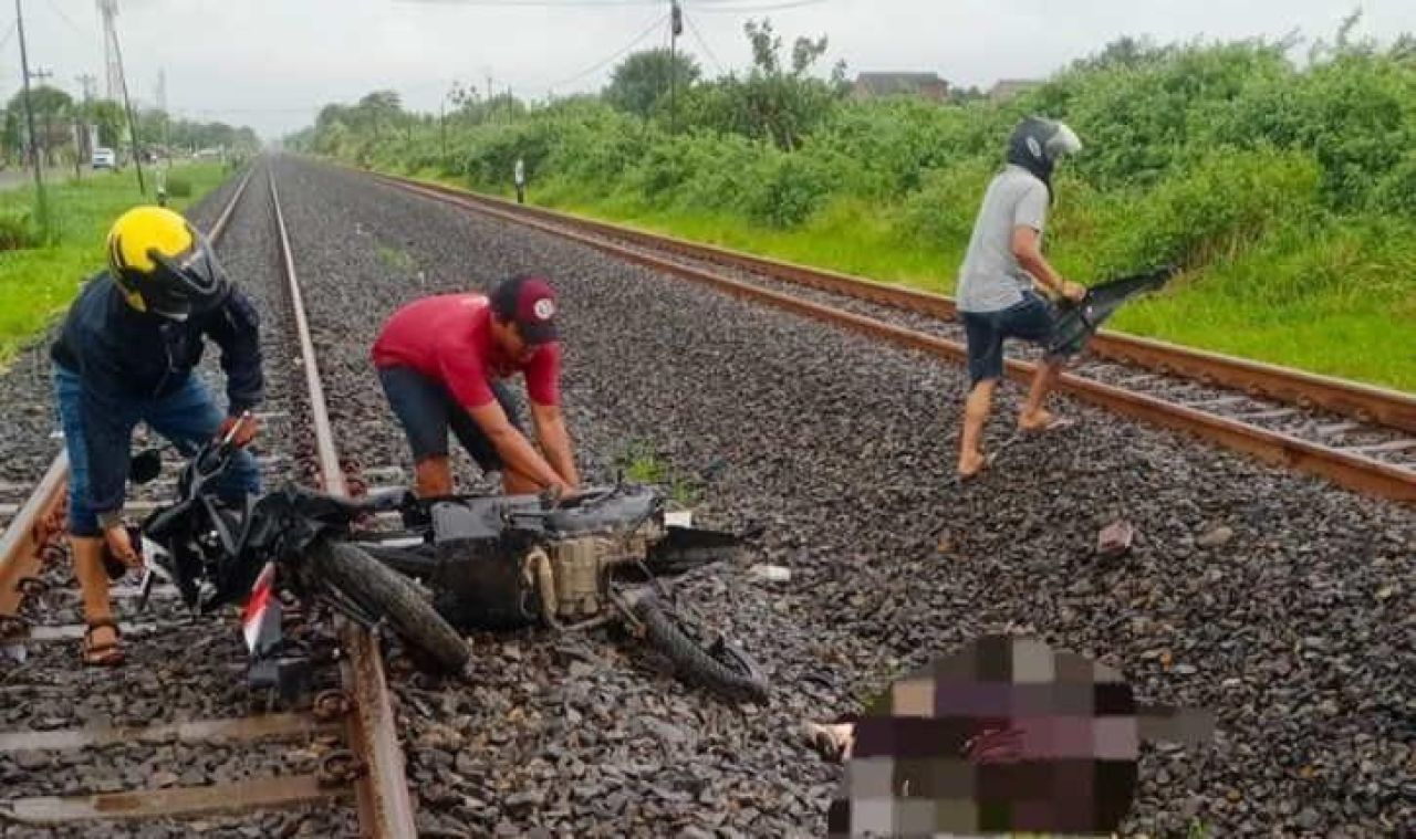 Tragis! Seorang Wanita Menjemput Maut di Perlintasan Kereta Api Semarang