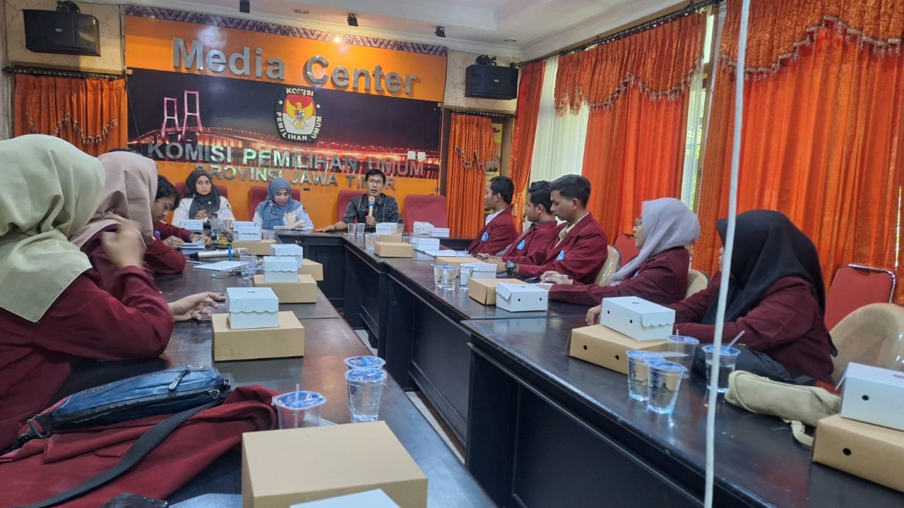 Ingin Turut Serta Sukseskan Pilkada Serentak 2024, BEM UNIPRA Audensi dengan KPU Jatim