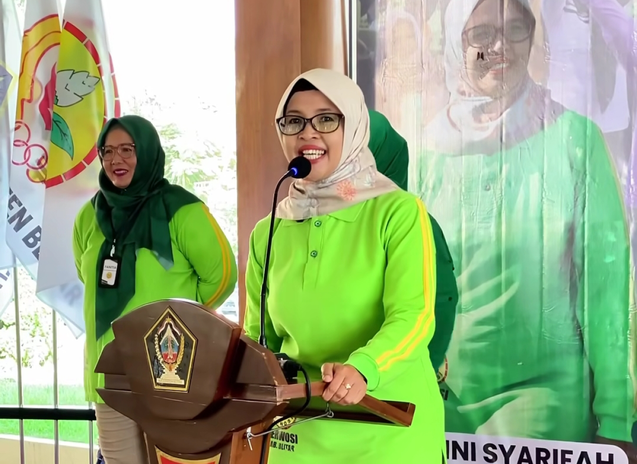 Bupati Rini Syarifah Buka Lomba Senam Kreasi Perwosi Kabupaten Blitar Tahun 2024