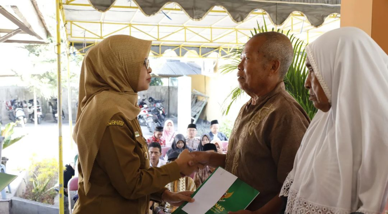 Bupati Blitar Bersama Baznas Kembali Laksanakan Pentasyarufan kepada Mustahik di Kecamatan Wonodadi