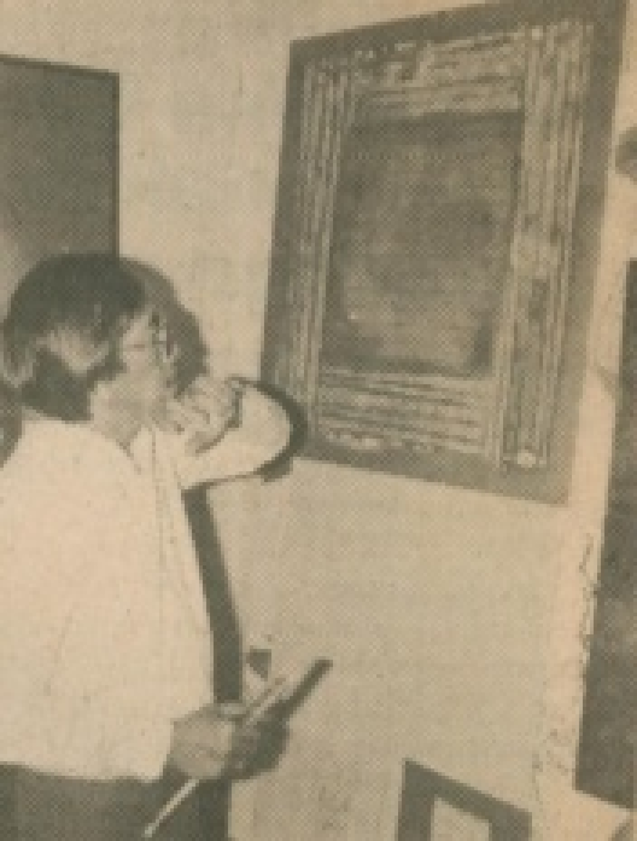 Ahmad Sadali Menyelesaikan Kaligrafinya