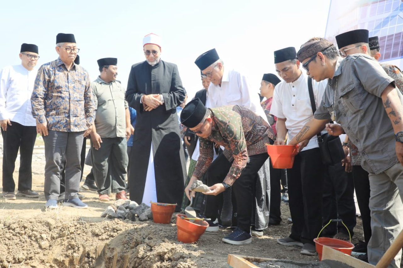 Ground Breaking UKHAC, Pj. Gubernur Adhy Apresiasi UKHAC Lahirkan Lulusan Berkualitas SDM di Jatim