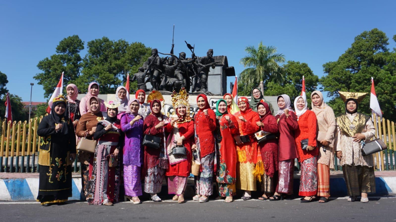 Hadiri HUT Kemerdekaan RI ke 79, Fitriana: Kewajiban Istri Mendorong Tugas Suami 