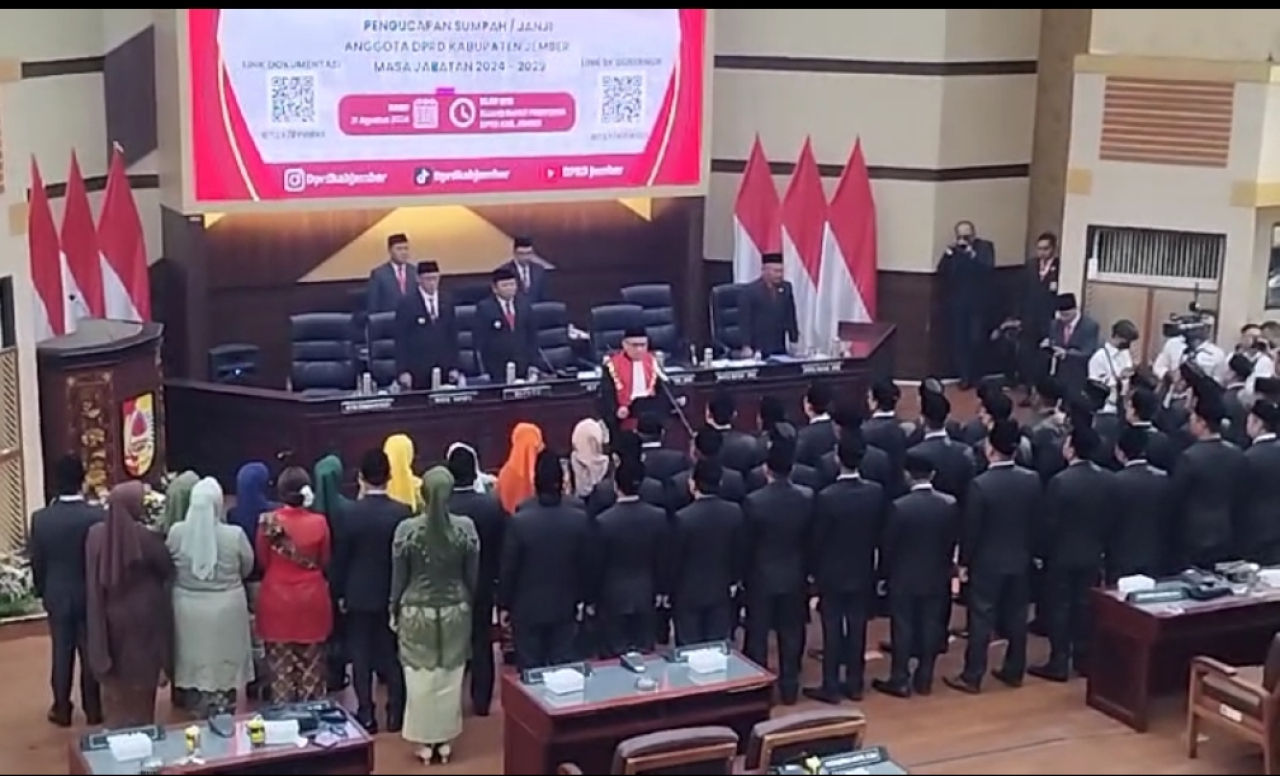 Keterangan Gambar: Pelantikan dan Pengambilan Sumpah Anggota DPRD Kabupaten Jember periode 2024 - 2029