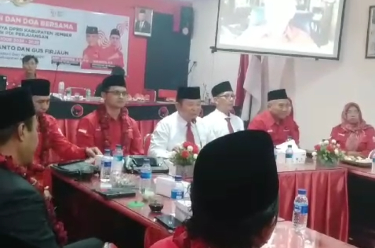 Hadiri Tasyakuran PDI Perjuangan Jember, Hendy Siswanto Jelaskan Makna Buah Semangka