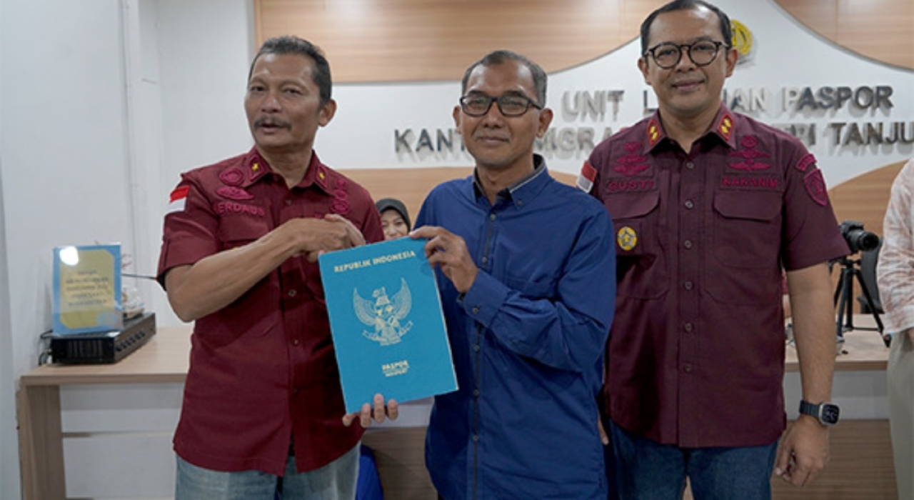 Sambut Hari Pengayoman ke-79, Imigrasi Tanjung Perak Gelar Layanan Paspor Merdeka di Pasar Atum Mall