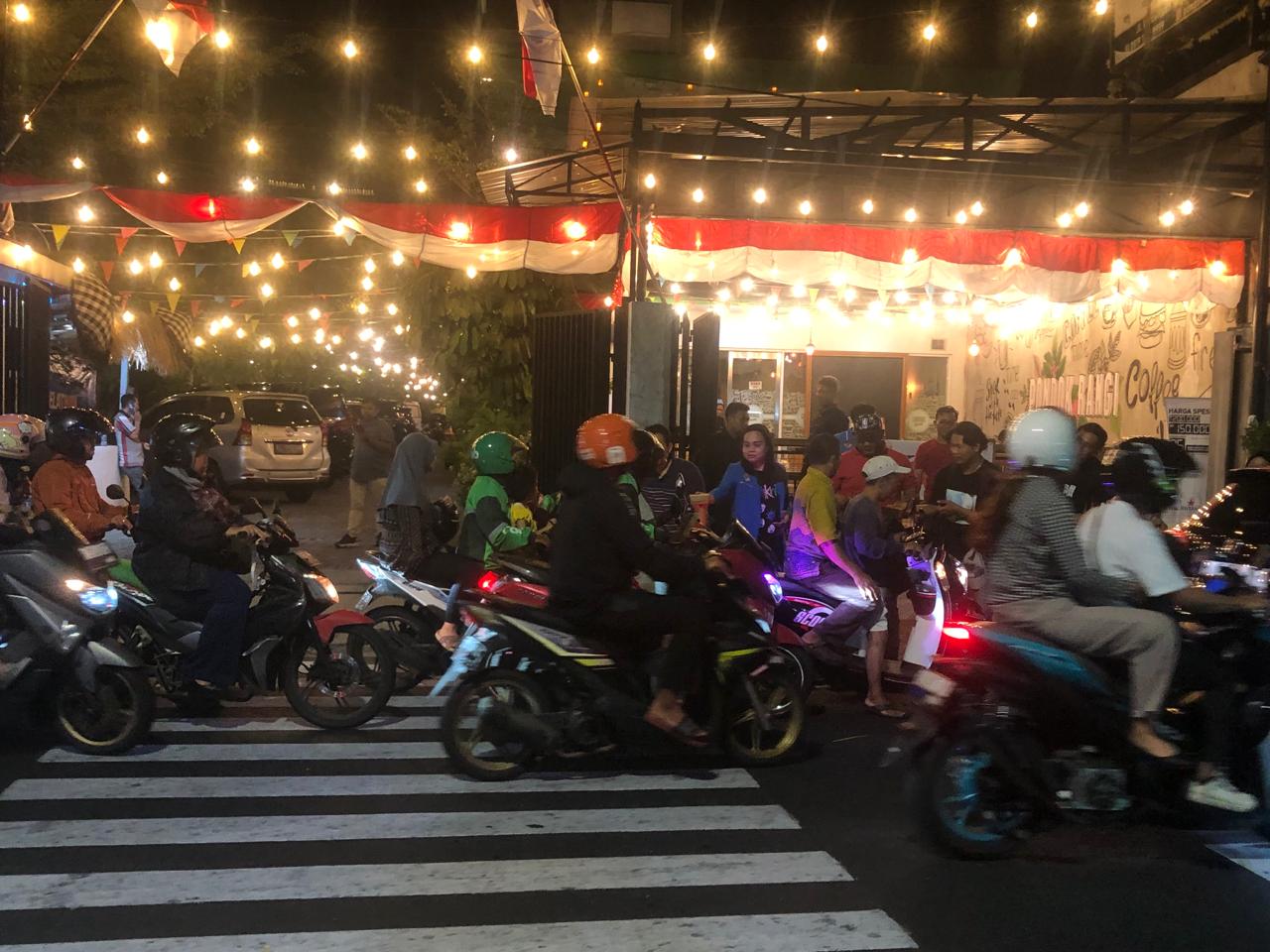 Sekretariat DPD KNPI DKI Jakarta Ikut Berbagi Berkah Jumat Makanan Gratis