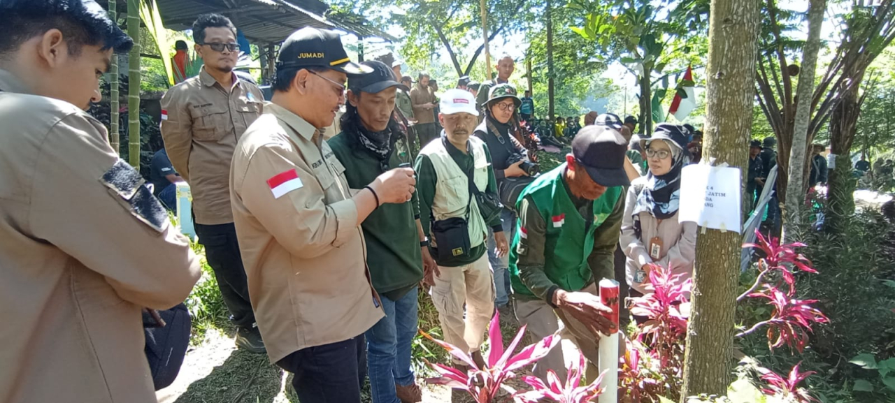 KTH Wonosantri Sukses Gelar Pasang Batas Perhutanan Sosial Seluas 133 Hektare