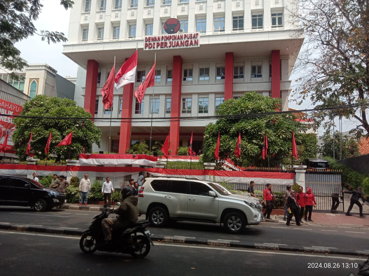 Umumkan Bakal Cakada dari PDIP, Hasto : PDIP Menjadi Jembatan Persaudaraan Partai Politik