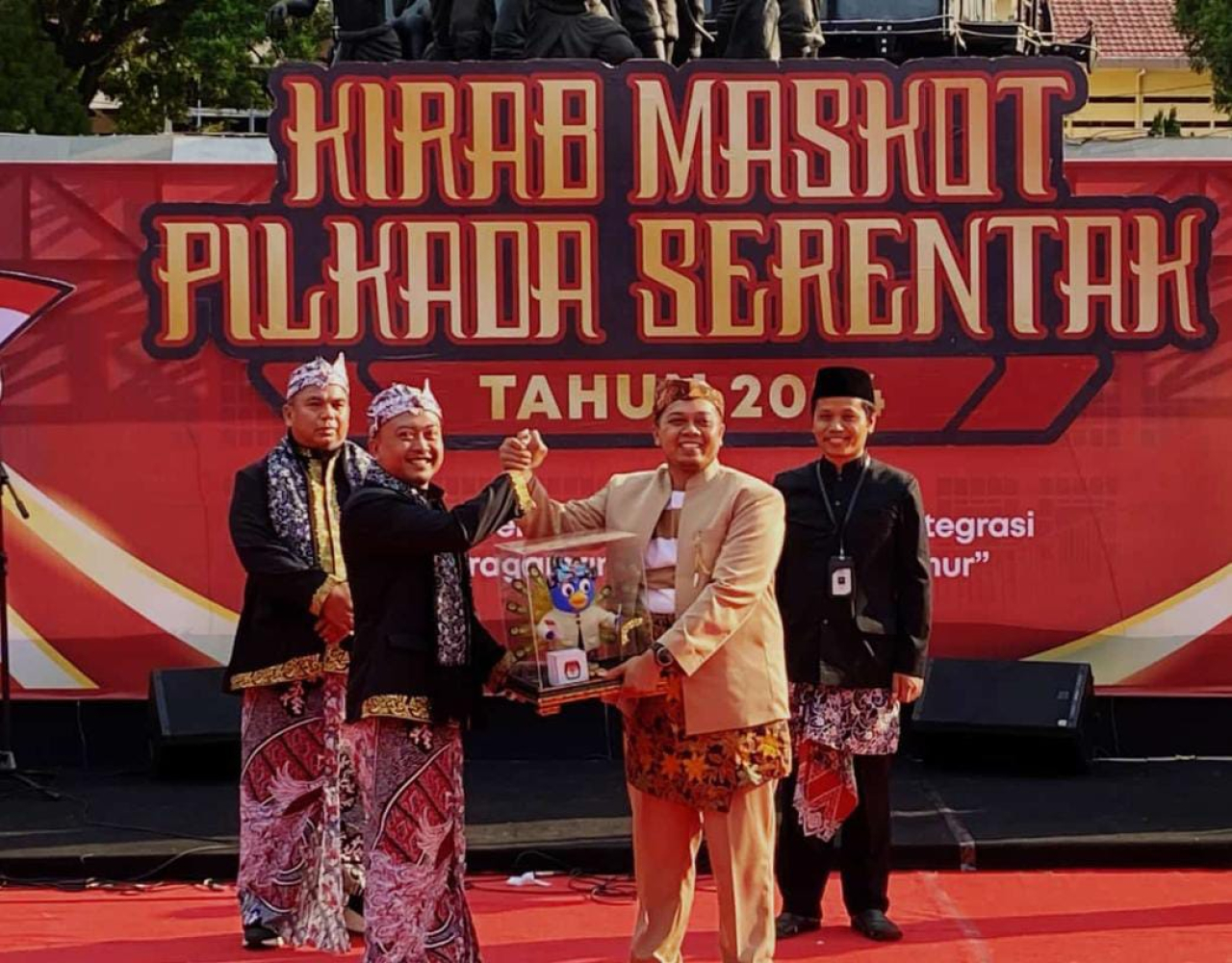 KPU Bondowoso Gelar Kirab Maskot Pilkada Serentak 2024