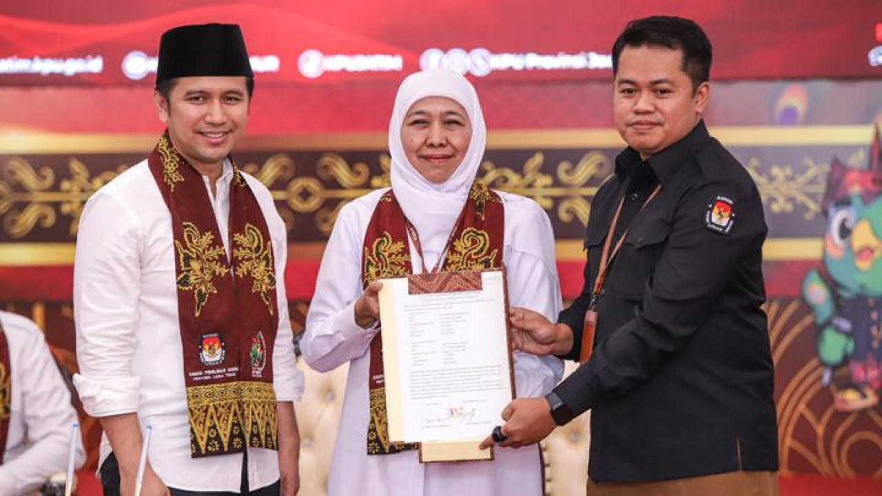 Khofifah-Emil Unggul Jauh dalam Survei Pilgub Jatim
