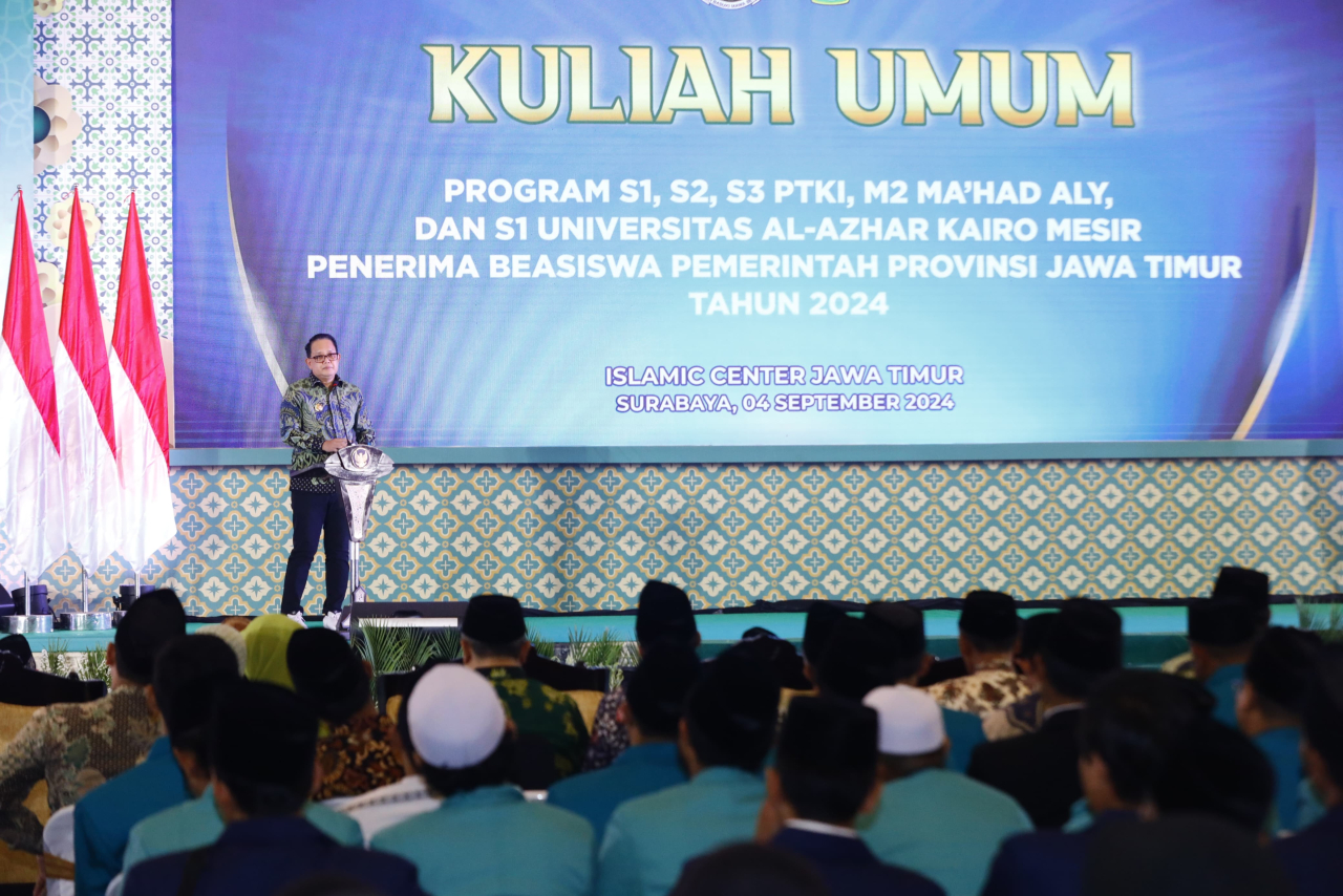 Pj Gubernur Jatim Beri Arahan 823 Penerima Beasiswa Pemprov Jatim