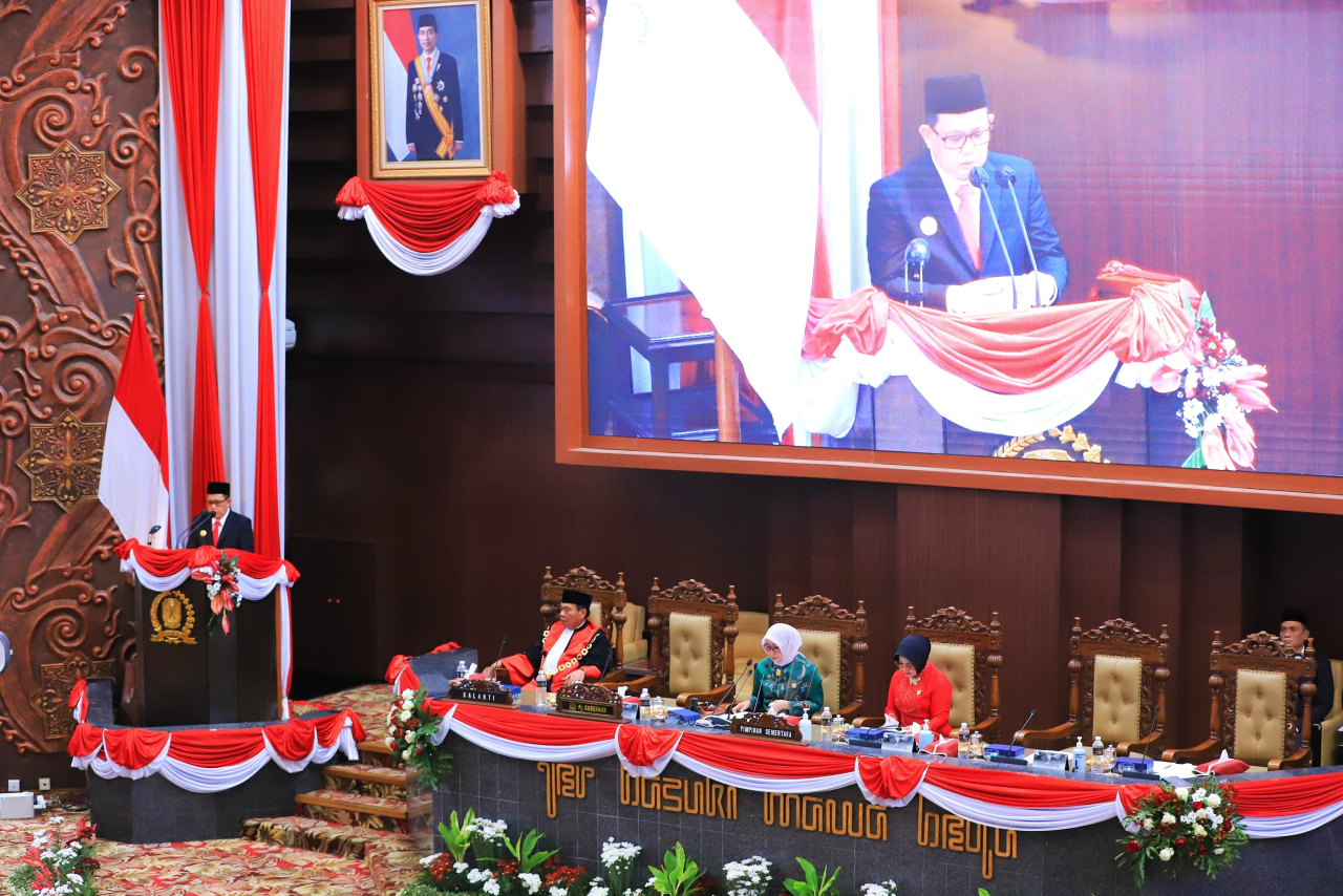 Ini Pesan Pj Gubernur Jatim Pada 120 Anggota DPRD Jatim