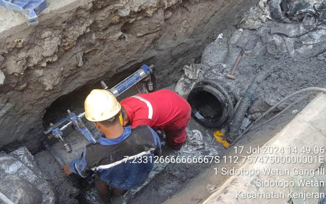 Rehabilitasi Pipa PDAM Surabaya Dipuji Warga: Air Kini Mengalir Lebih Bersih, Terima Kasih pak Wali