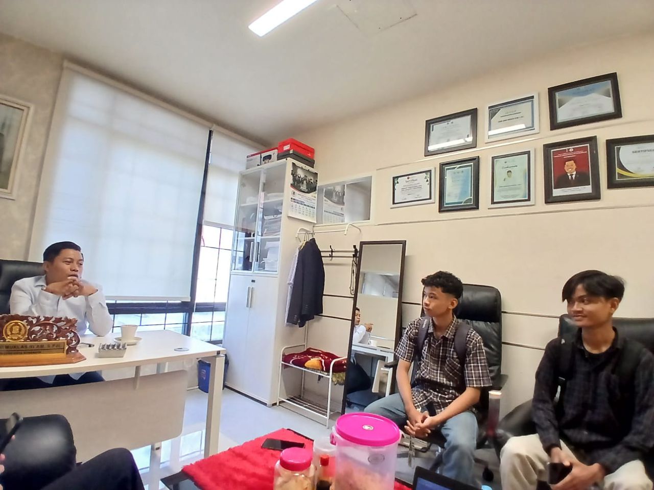 Pelajar SMA Muhammadiyah 10 Surabaya Sharing Motivasi ke Anggota DPRD Surabaya