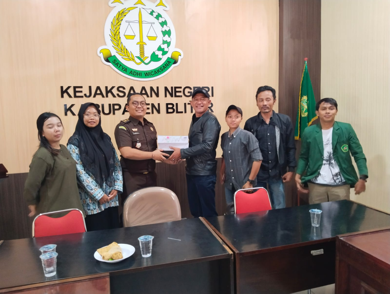 Dugaan Korupsi Dana Hibah Kabupaten Blitar, KRPK dan FMR Serahkan Sejumlah Dokumen ke Kejari