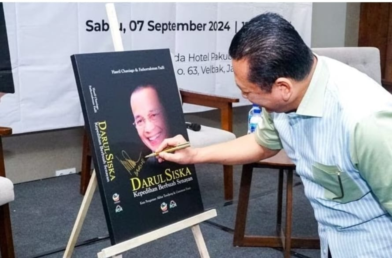 Peluncuran Biografi Darul Siska Berlangsung Meriah