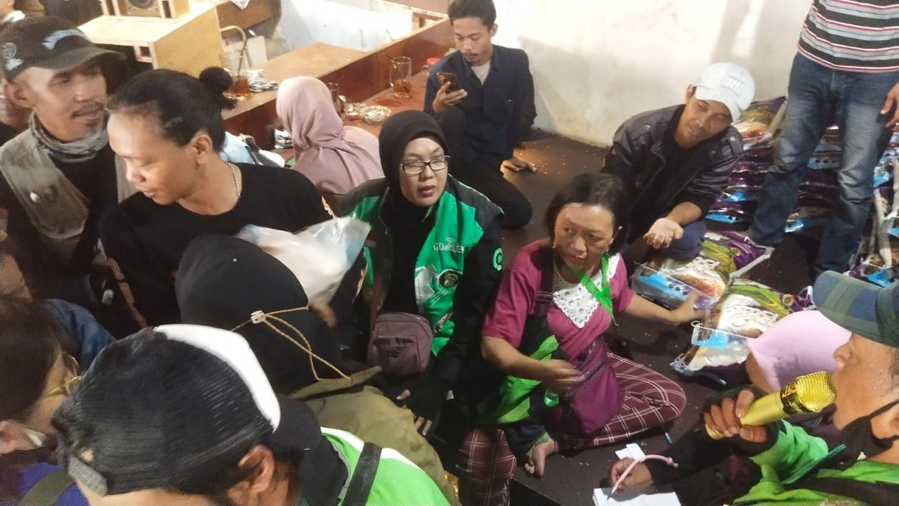 Tanggal Cantik 1010, 250 Ojol Surabaya Raya Terima Bantuan Beras 5 Kg