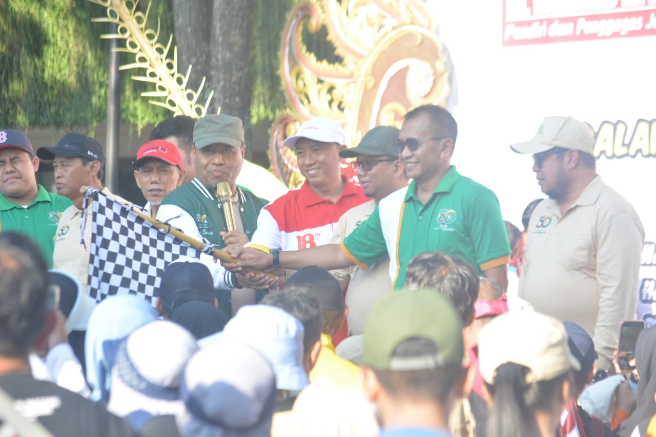 Ponpes Al-Ishlah Bondowoso Gelar Jalan Kaki Bondowoso-Dadapan (Jaka Sopan)