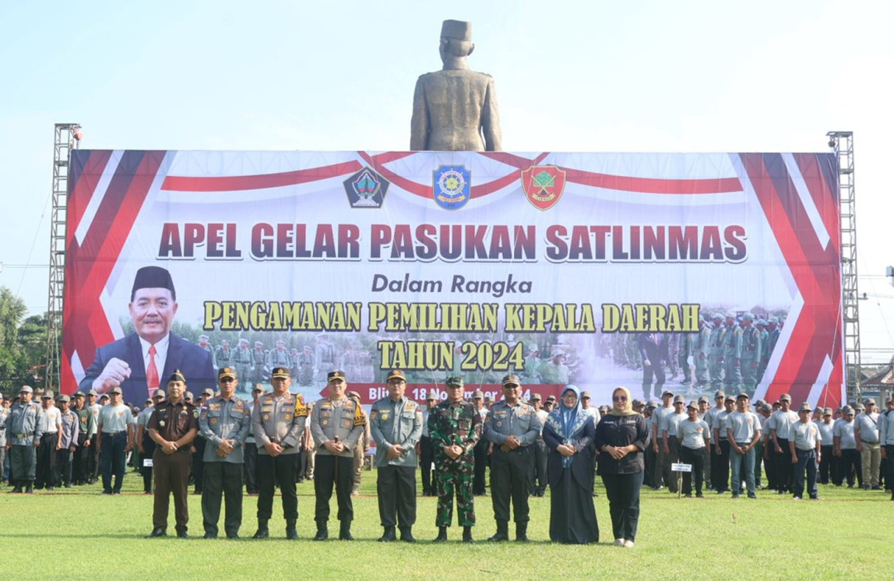 Sinergitas Persiapan Pilkada 2024, Forkopimda dan Forkopimcam Kabupaten Blitar Ikuti Apel Gelar Pasukan Satlinmas