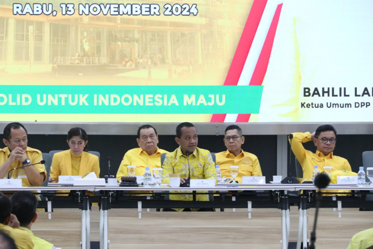 Bahlil Targetkan Golkar Raih Lebih 102 Kursi DPR pada Pemilu Mendatang