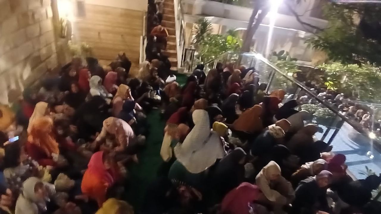 Akhiri Kampanye Paslon 02 di Malang Relawan Brigade Bunda Gelar Mujahadah 