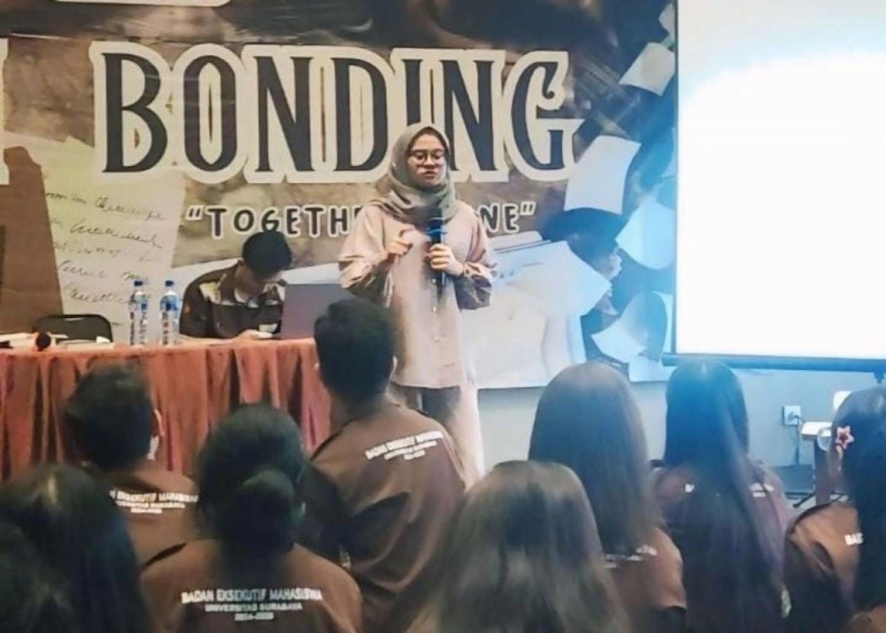 Gelar Seminar Kebangsaan, Team Bonding BEM Ubaya Hadirkan Ketua YPTA dan Dosen Ilmu Komunikasi Untag