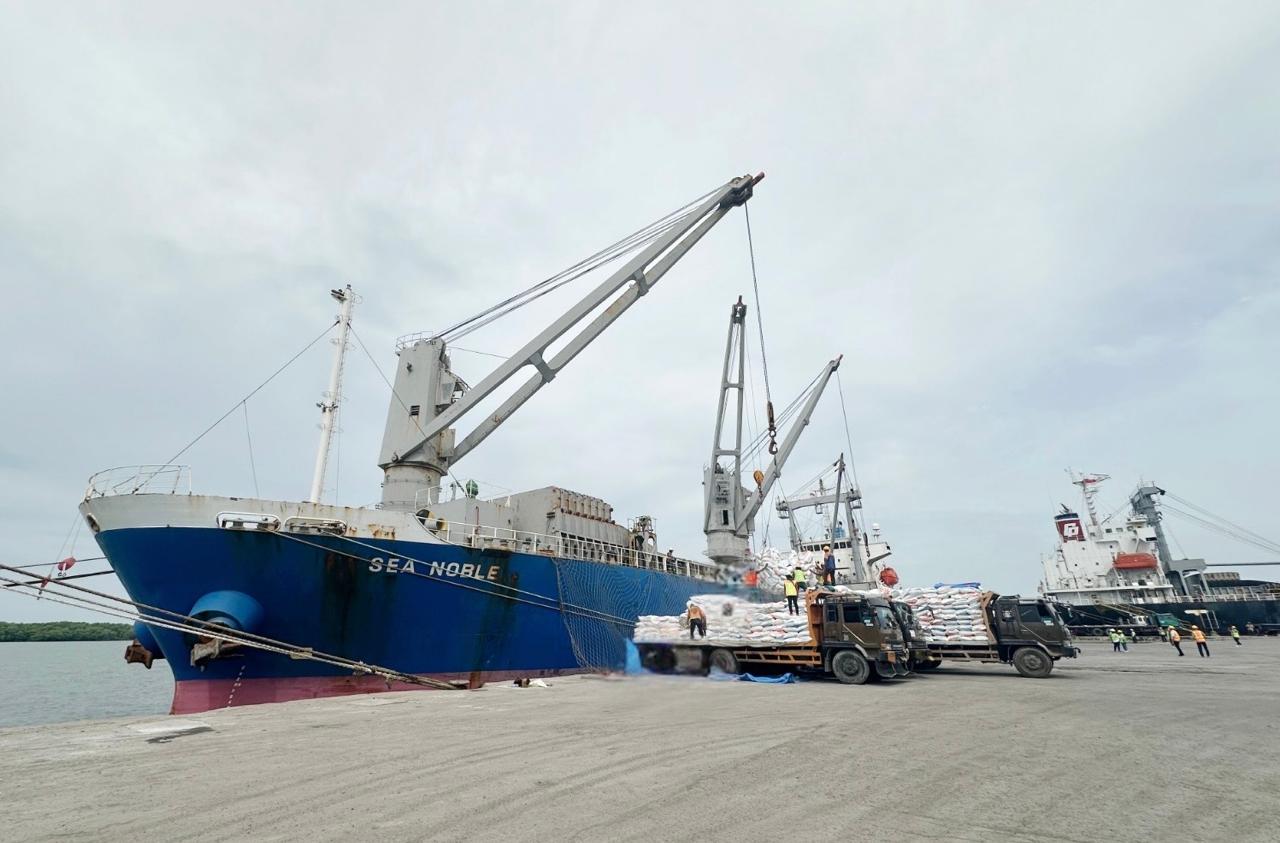 Perkuat Ketahanan Pangan Nasional, SPMT Pastikan Kelancaran Bongkar Komoditas Beras Bulog