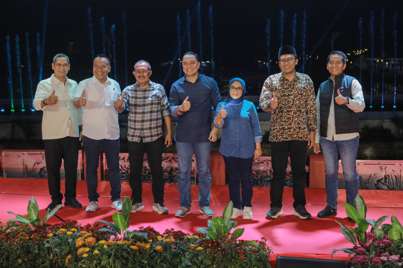 Malam Pergantian Tahun, Ketua Komisi A: Refleksi Diri, Bangun kebersamaan