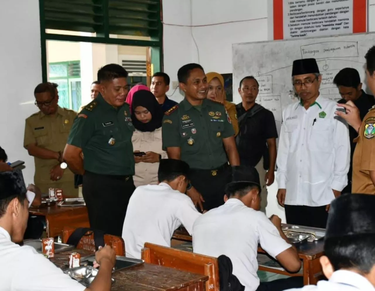 Pemkab Bondowoso Pastikan program Makan Bergizi Gratis Berjalan Dengan Baik