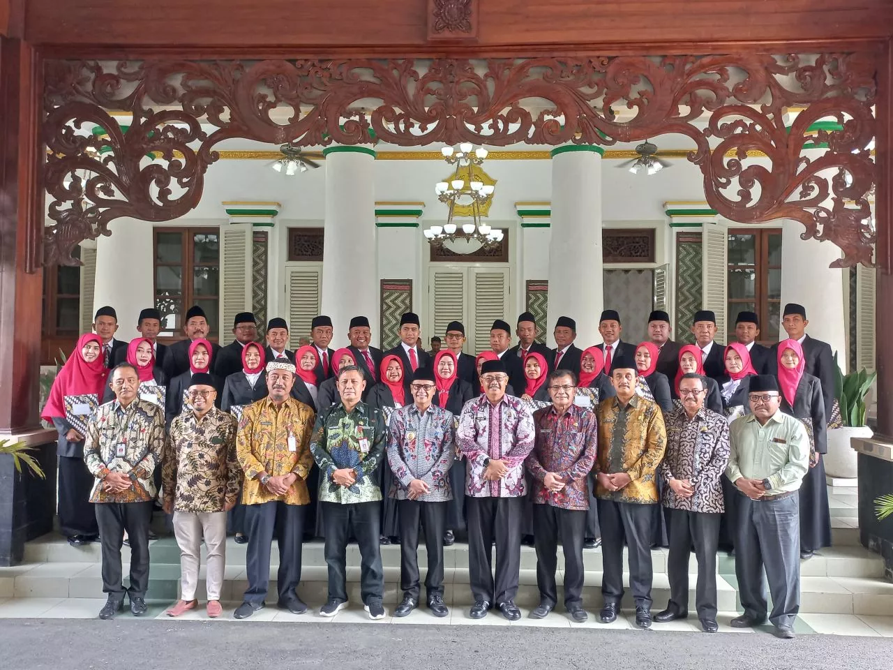 PJ Bupati Pamekasan Lantik 32 Kepala Sekolah Visioner, Dorong Inovasi dan Pengembangan Karakter