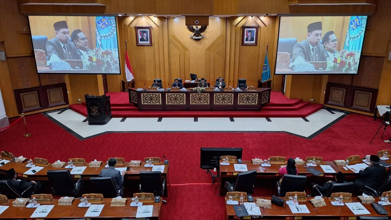 DPRD Surabaya Sahkan Perda RTRW 2025-2045, PKS Beri Catatan Kritis