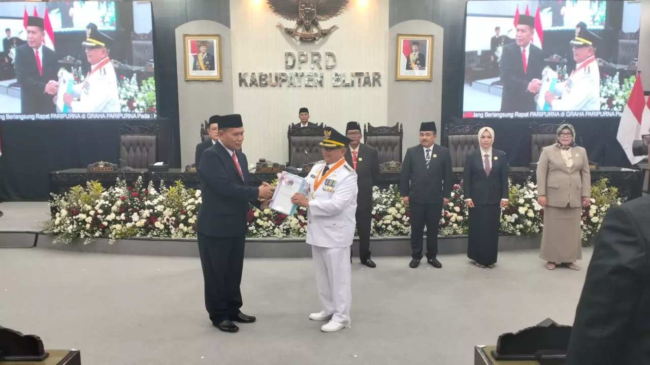 Bupati Blitar Paparkan Visi-Misi di Paripurna DPRD, Ajak Masyarakat Bersinergi untuk Kemajuan Daerah