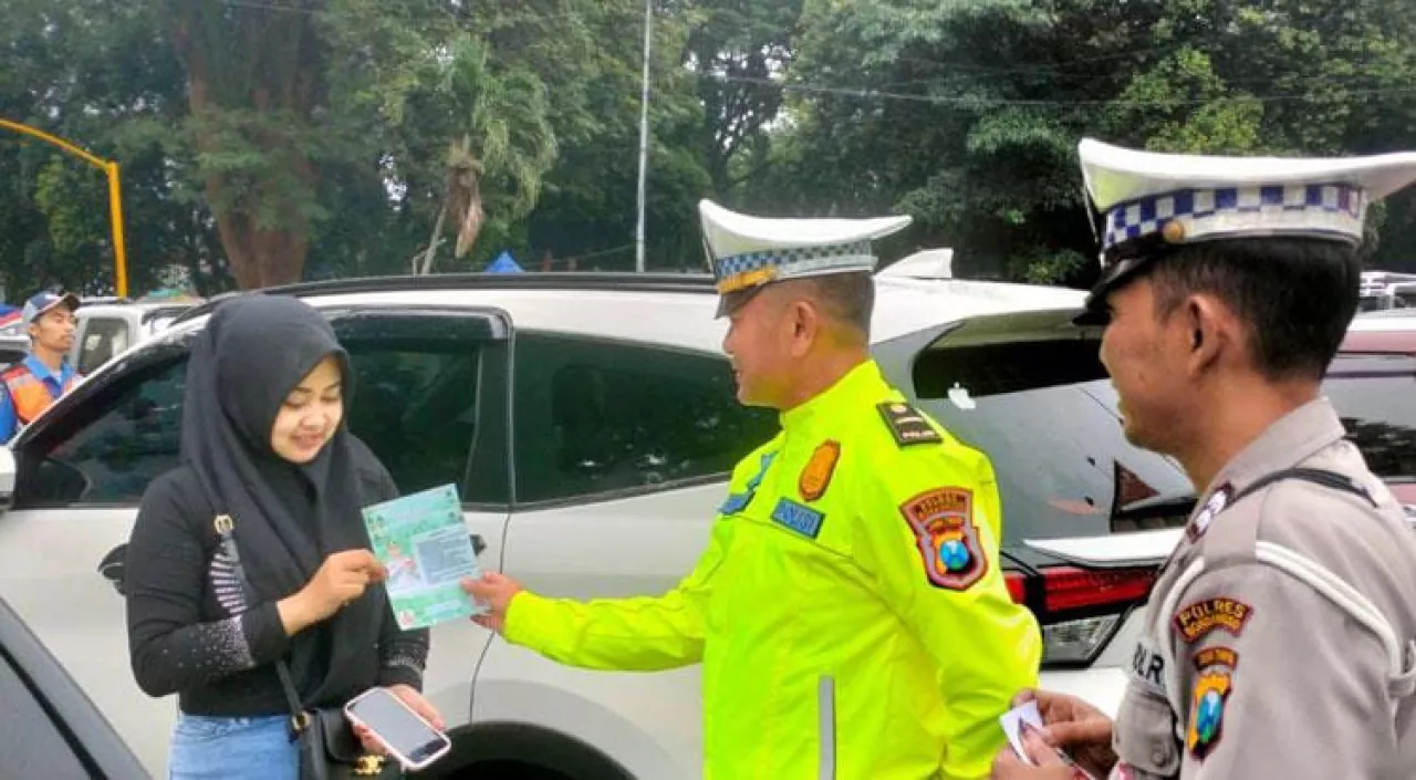 Polres Bondowoso Gencarkan Sosialisasi Keselamatan Mudik dan Hotline 110