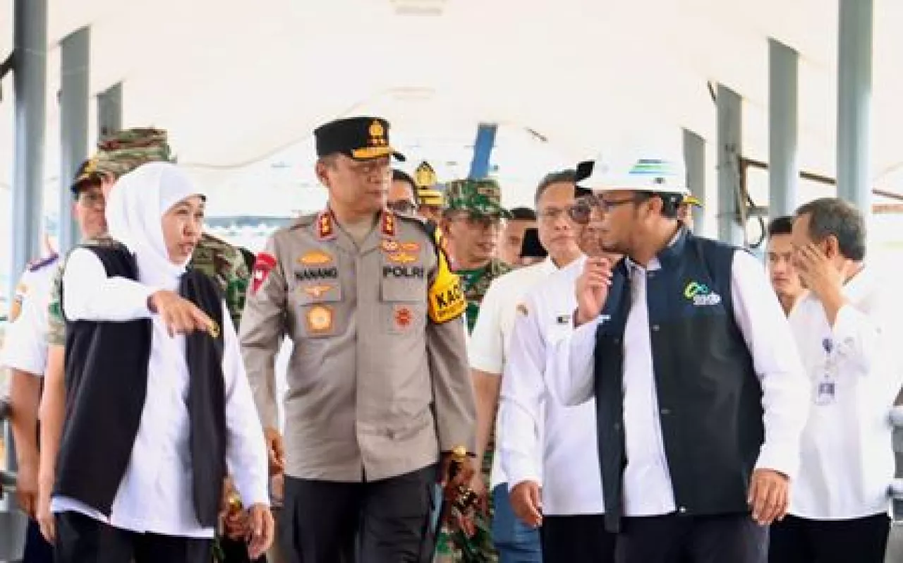 Gubernur Jatim Dan Kapolda Jatim Pantau Arus Mudik Di Pelabuhan Ketapang
