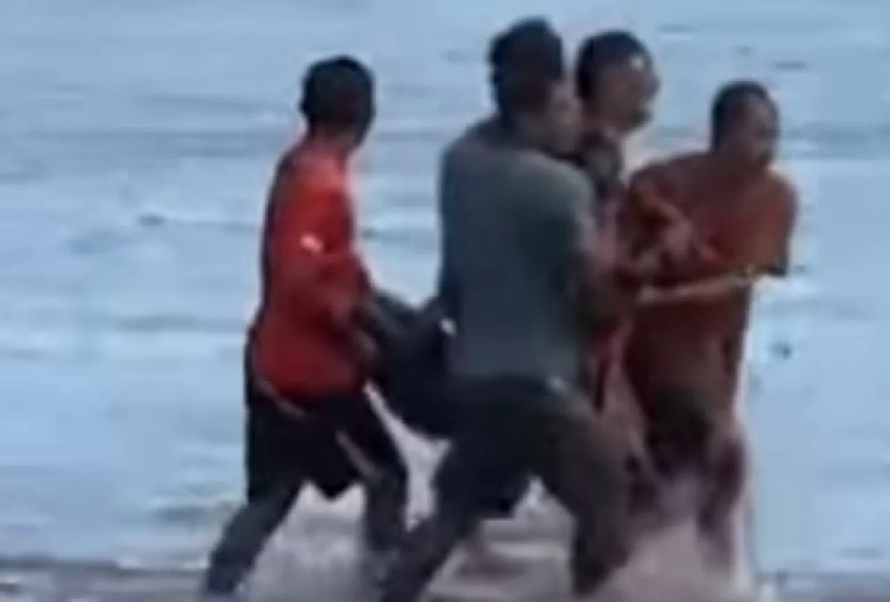 Tragis, 3 Pemuda Warga Ponorogo Tenggelam di Muara Sungai Pantai Soge Pacitan